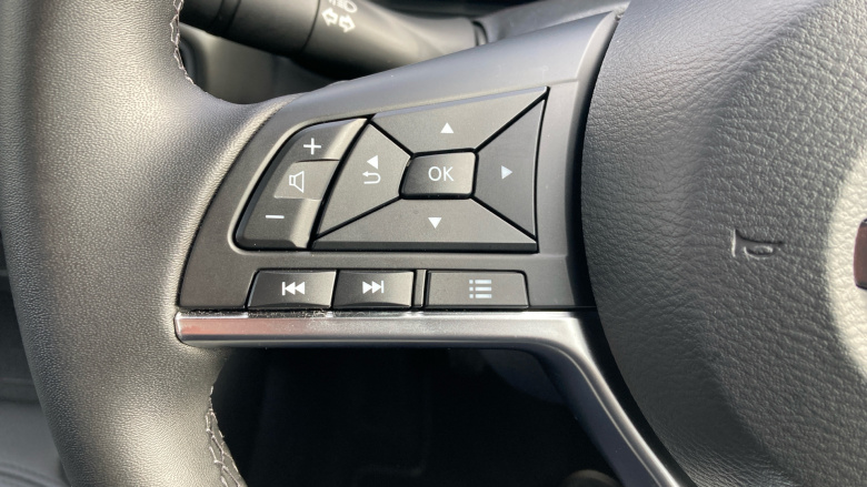 Nissan Juke 1.0 DiG-T N-Connecta 5dr Petrol Hatchback